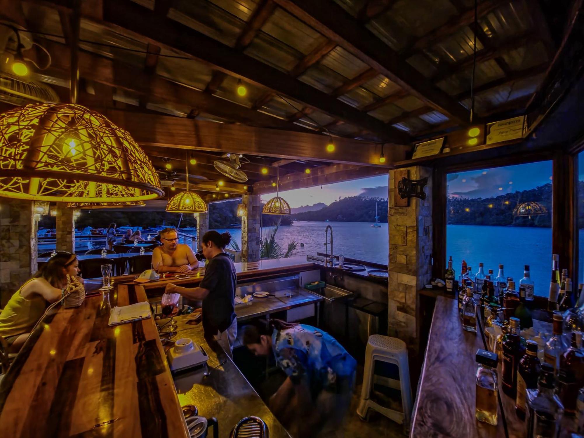 Edgewater Dive & Spa Resort Puerto Galera Εξωτερικό φωτογραφία