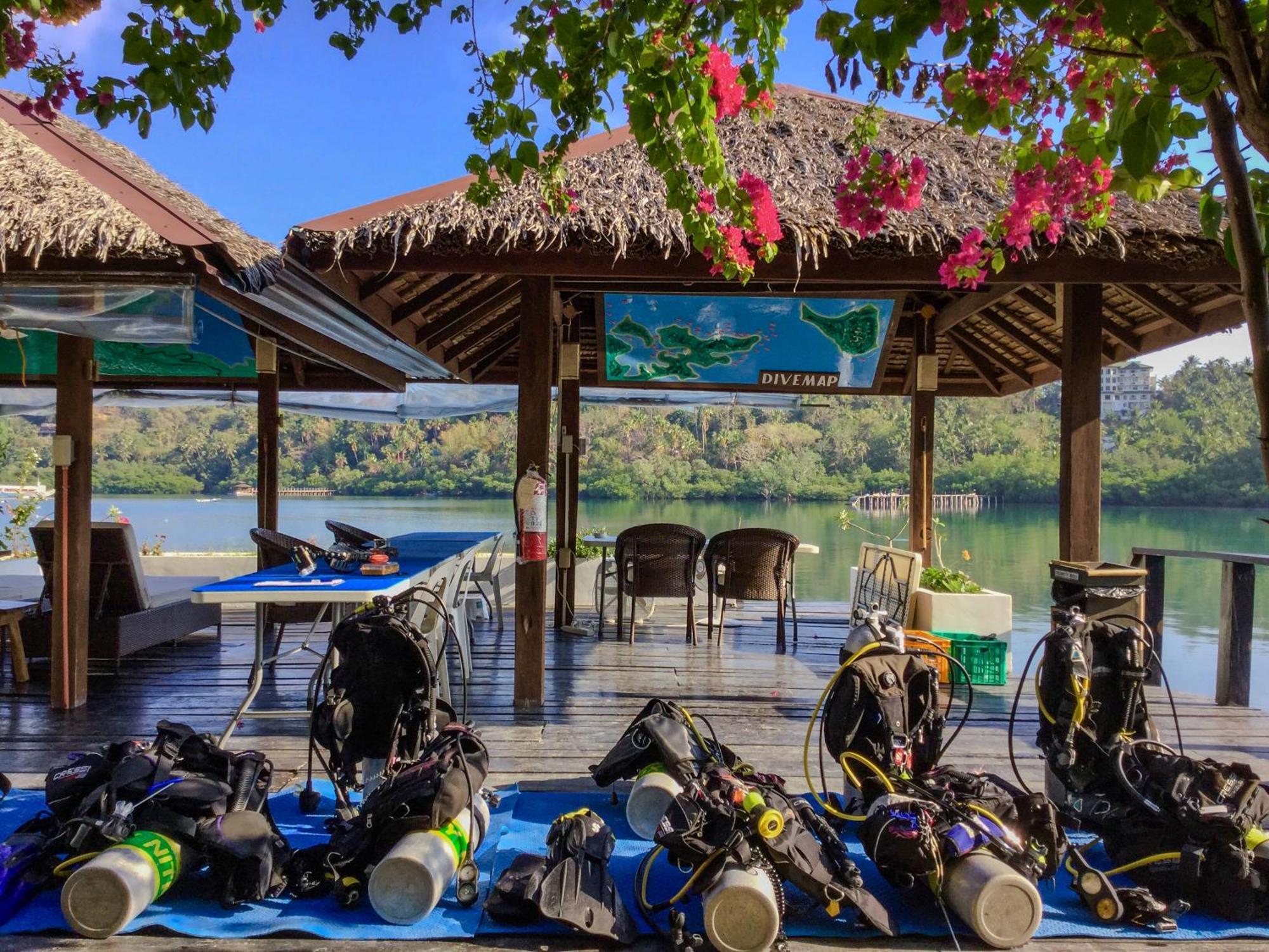 Edgewater Dive & Spa Resort Puerto Galera Εξωτερικό φωτογραφία