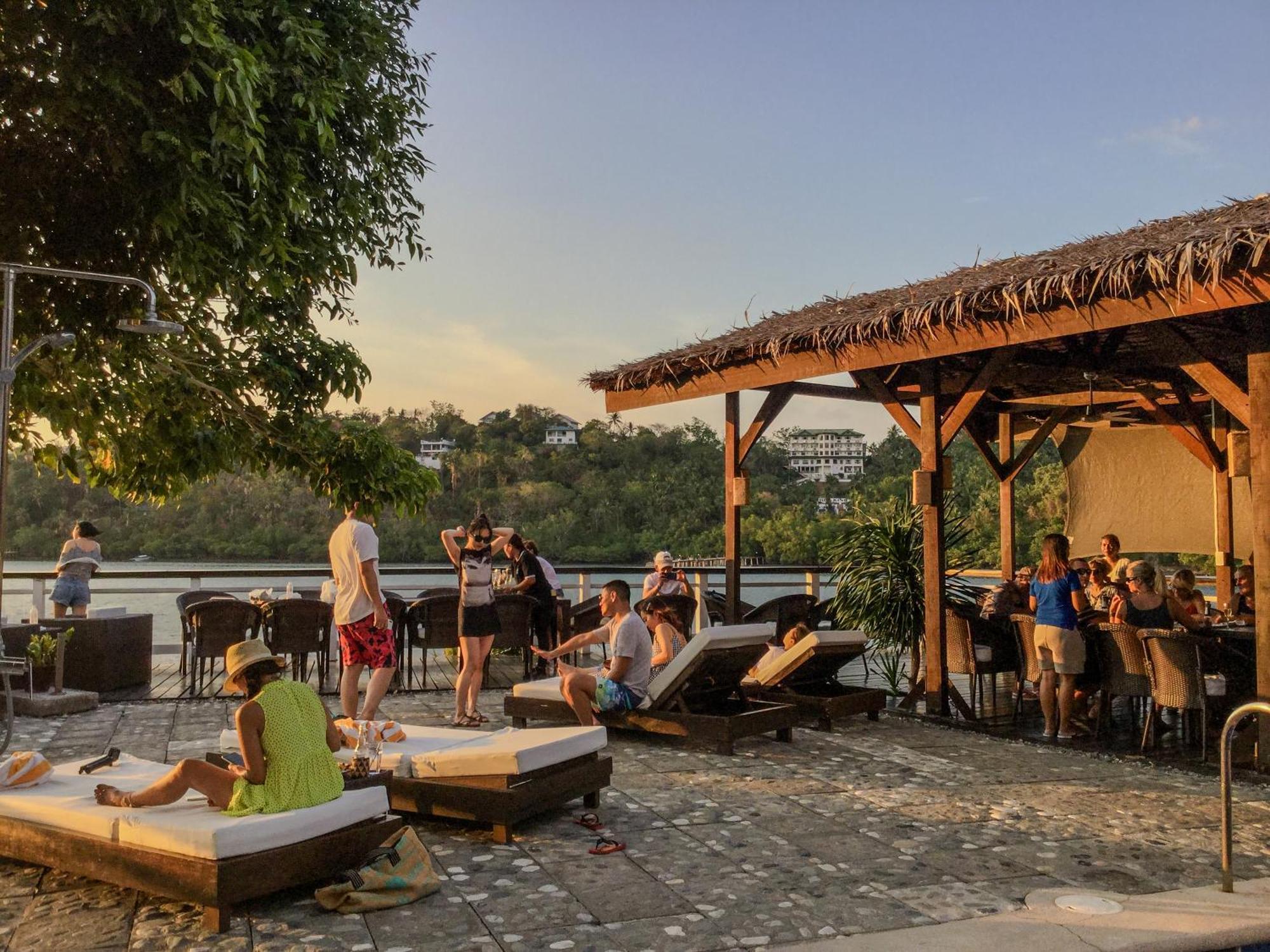 Edgewater Dive & Spa Resort Puerto Galera Εξωτερικό φωτογραφία