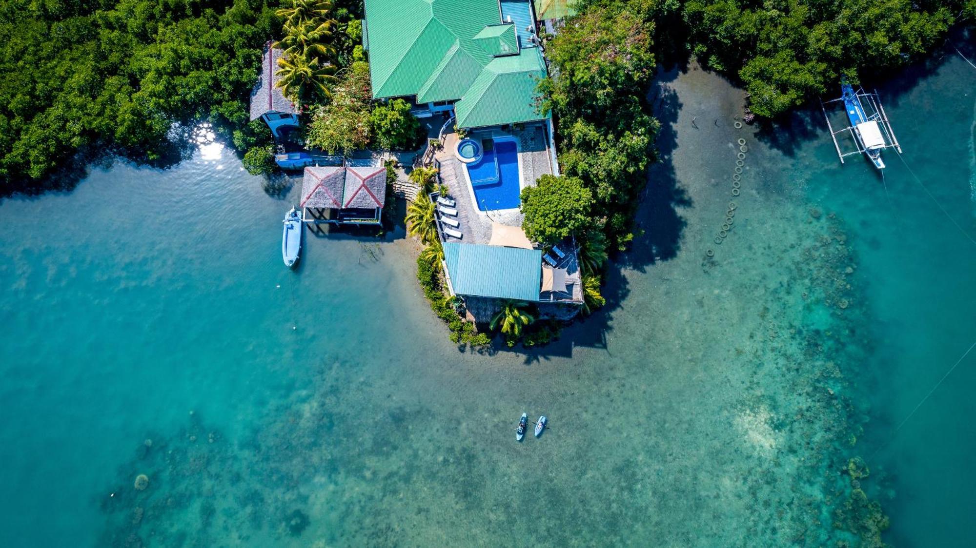 Edgewater Dive & Spa Resort Puerto Galera Εξωτερικό φωτογραφία