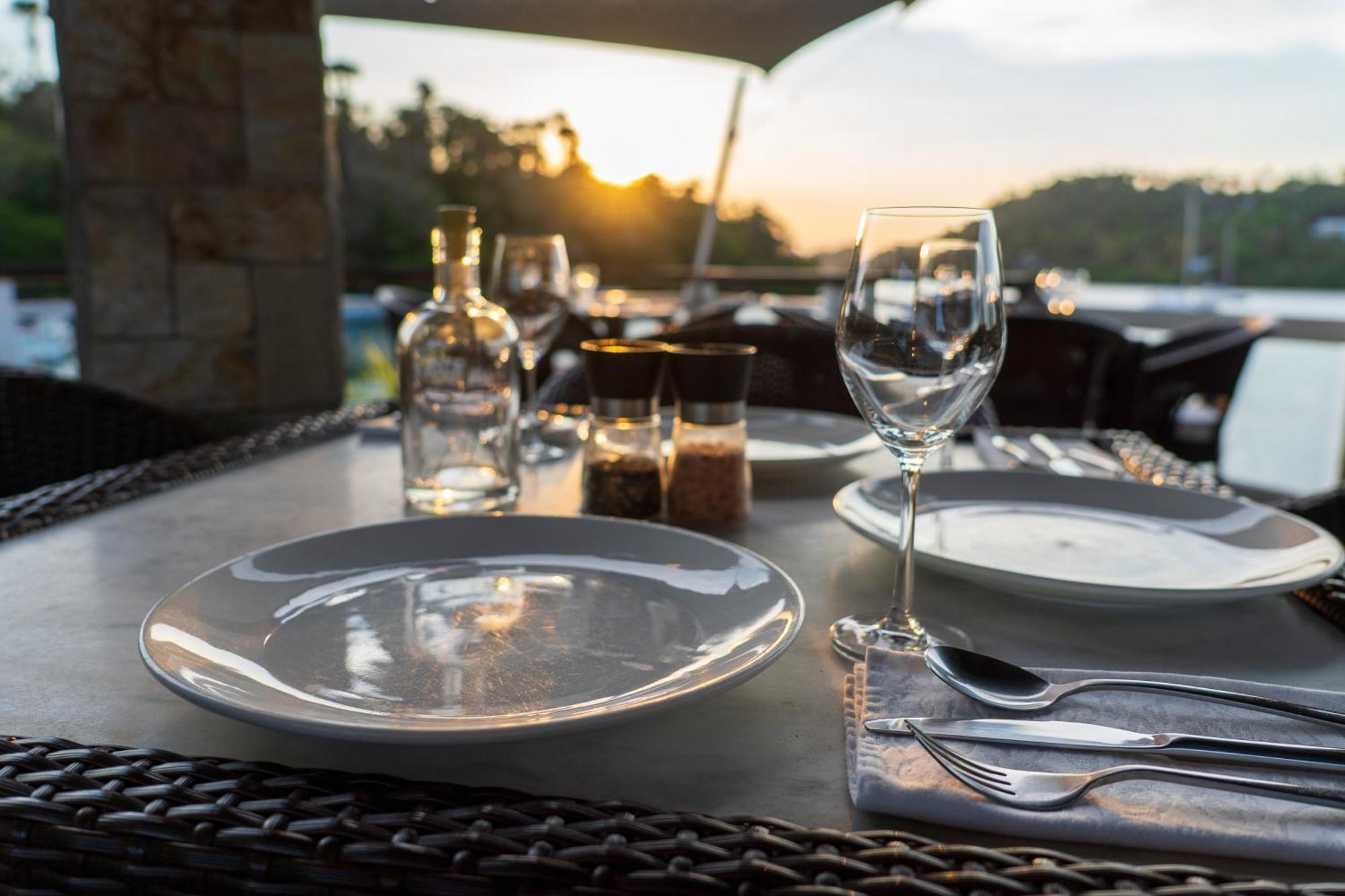 Edgewater Dive & Spa Resort Puerto Galera Εξωτερικό φωτογραφία