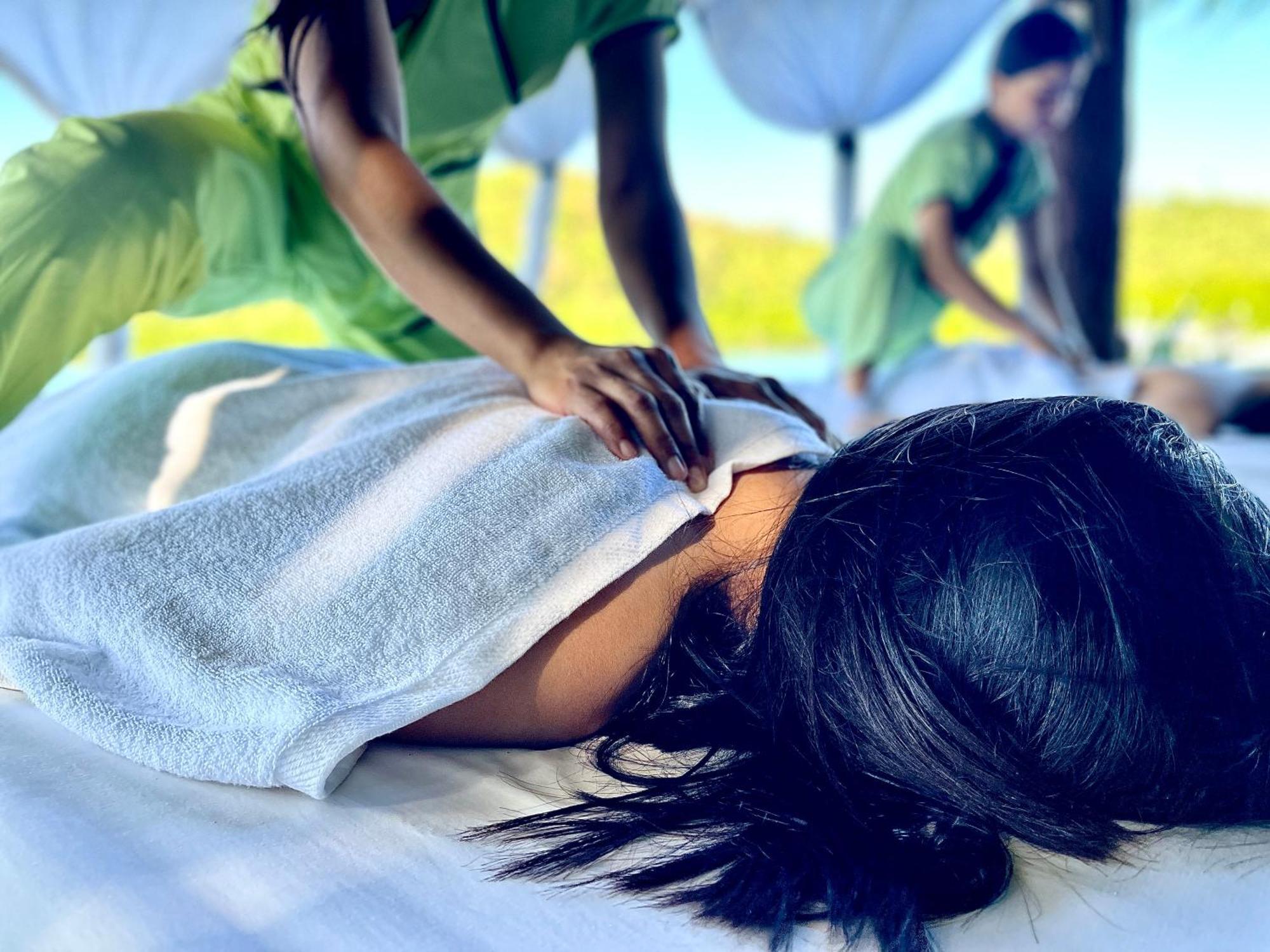 Edgewater Dive & Spa Resort Puerto Galera Εξωτερικό φωτογραφία