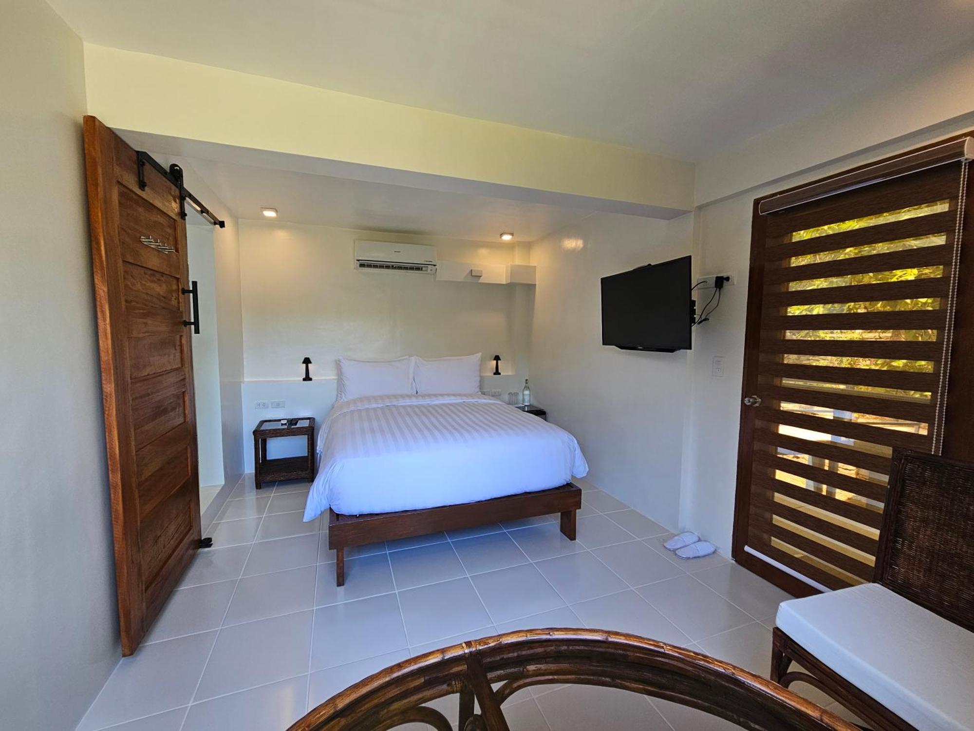 Edgewater Dive & Spa Resort Puerto Galera Εξωτερικό φωτογραφία