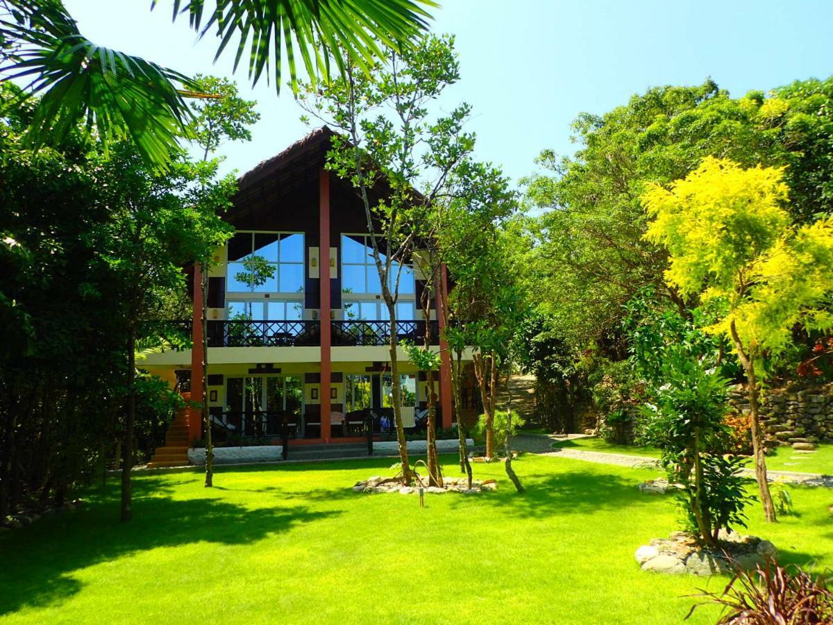 Edgewater Dive & Spa Resort Puerto Galera Εξωτερικό φωτογραφία