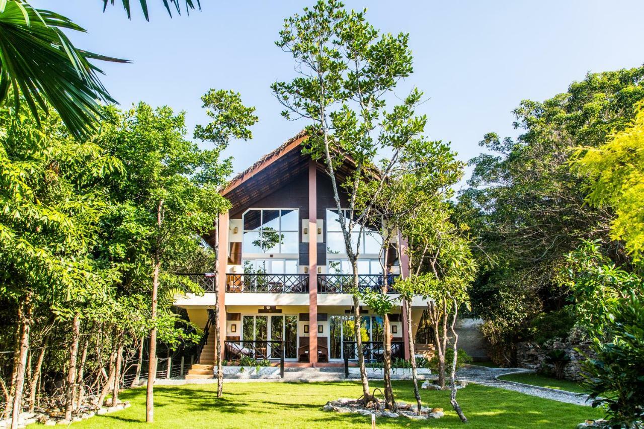 Edgewater Dive & Spa Resort Puerto Galera Εξωτερικό φωτογραφία